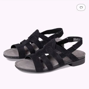 Munro Corine Sandals in black leather suede
